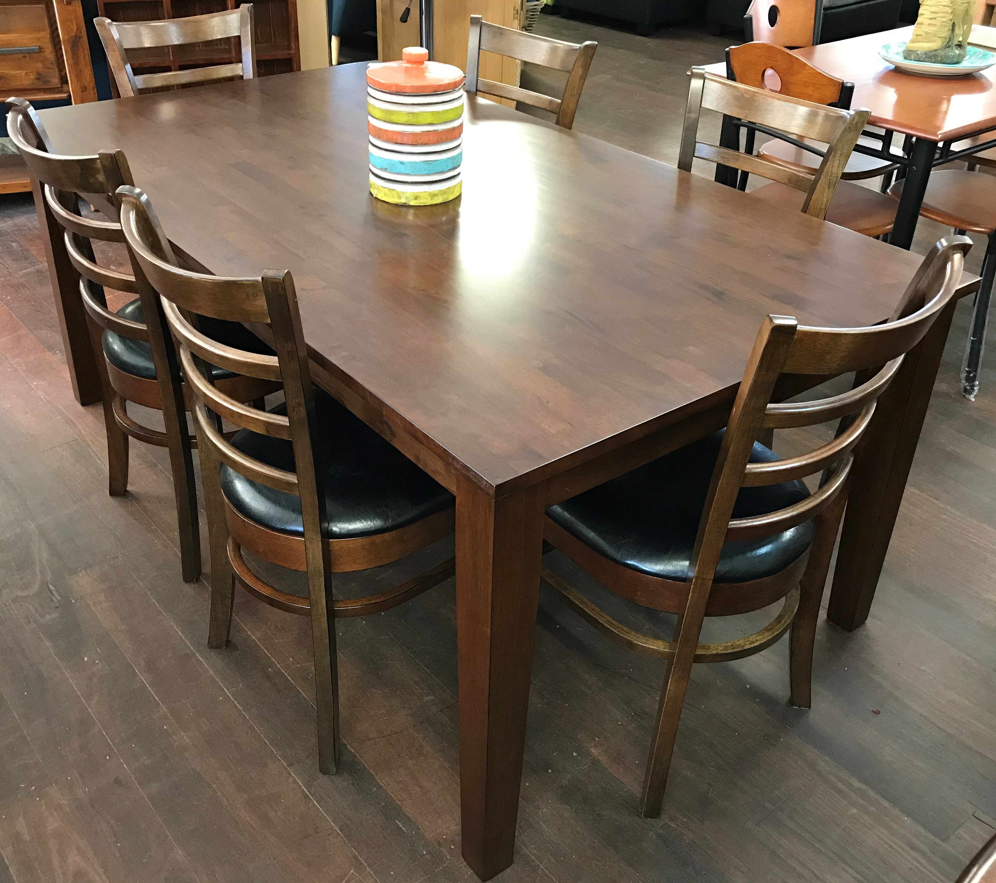 Fifth Street Furniture Mart